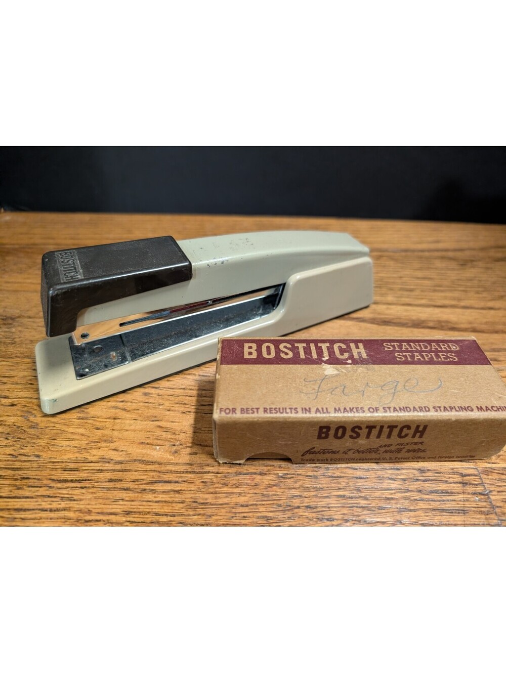 Vintage Stanley Bostitch Tan Cream Metal Stapler Model B440 WORKS  w/ Staples